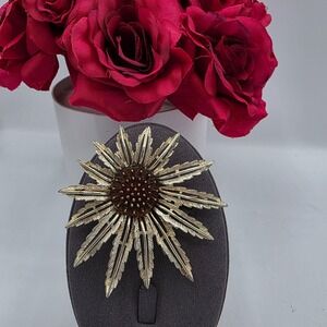 Vintage Sarah Coventry Sunburst Flower‎ Brooch Gold Tone Fairycore Cottagecore